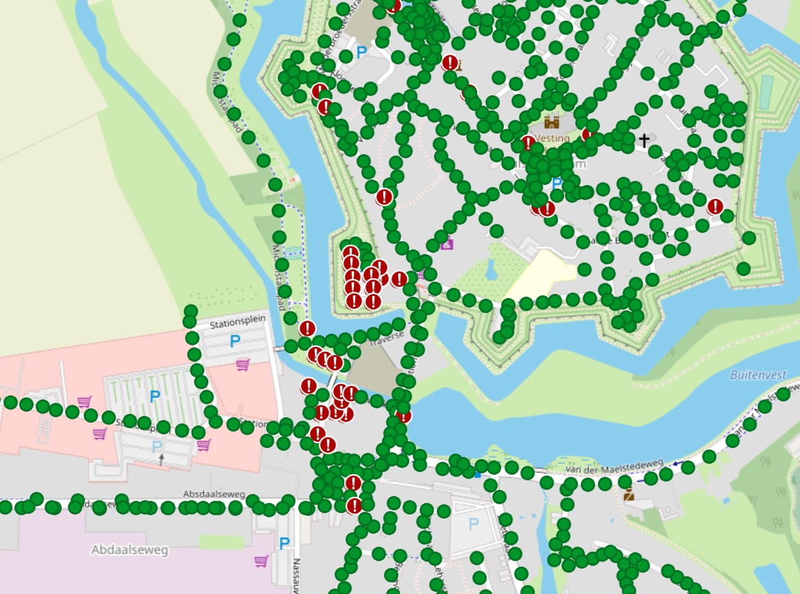 Kaartje met alleen al in het centrum 36 niet werkende lichtmasten.
