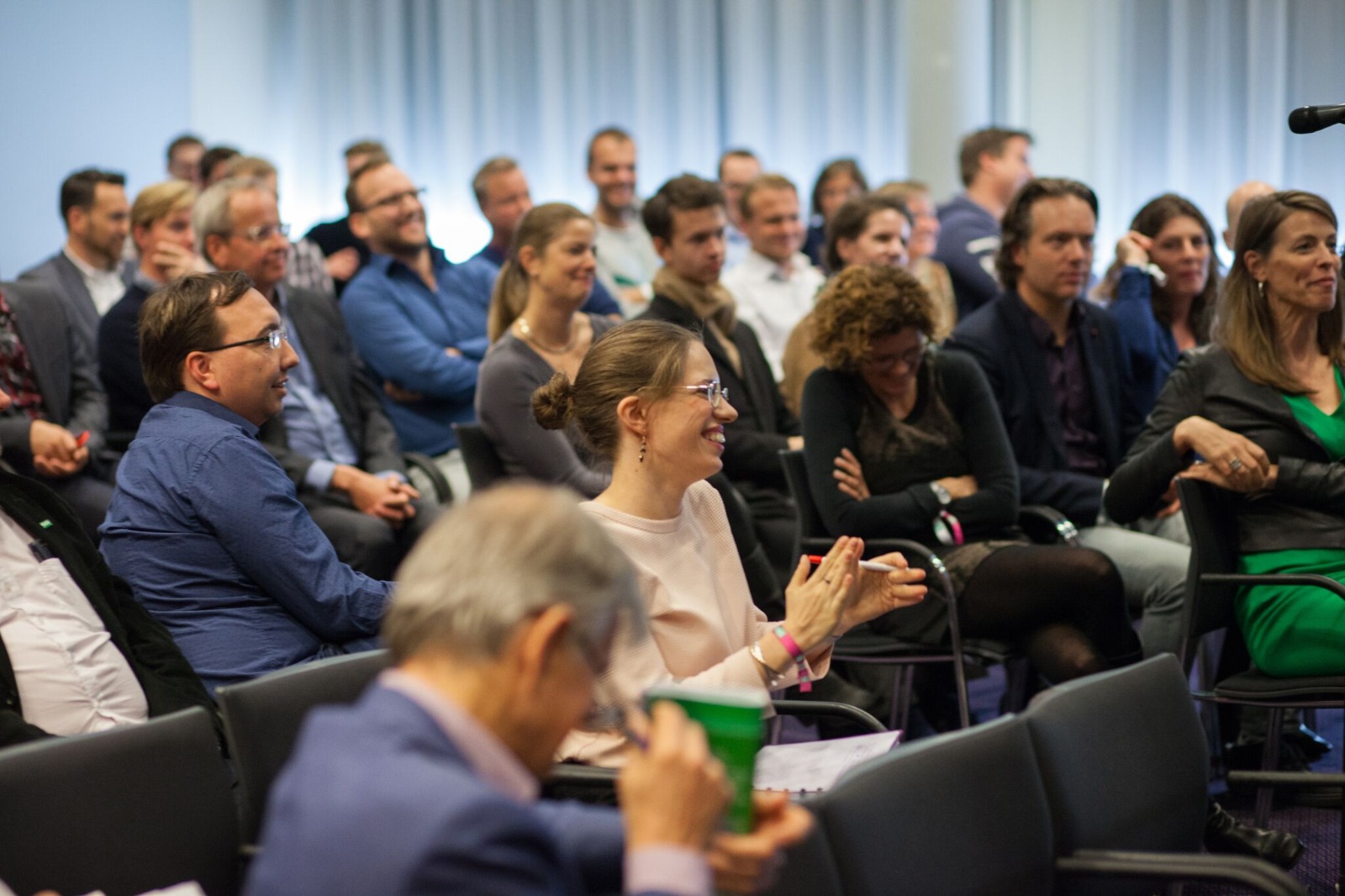 Herstel de democratie in de regionale samenwerking