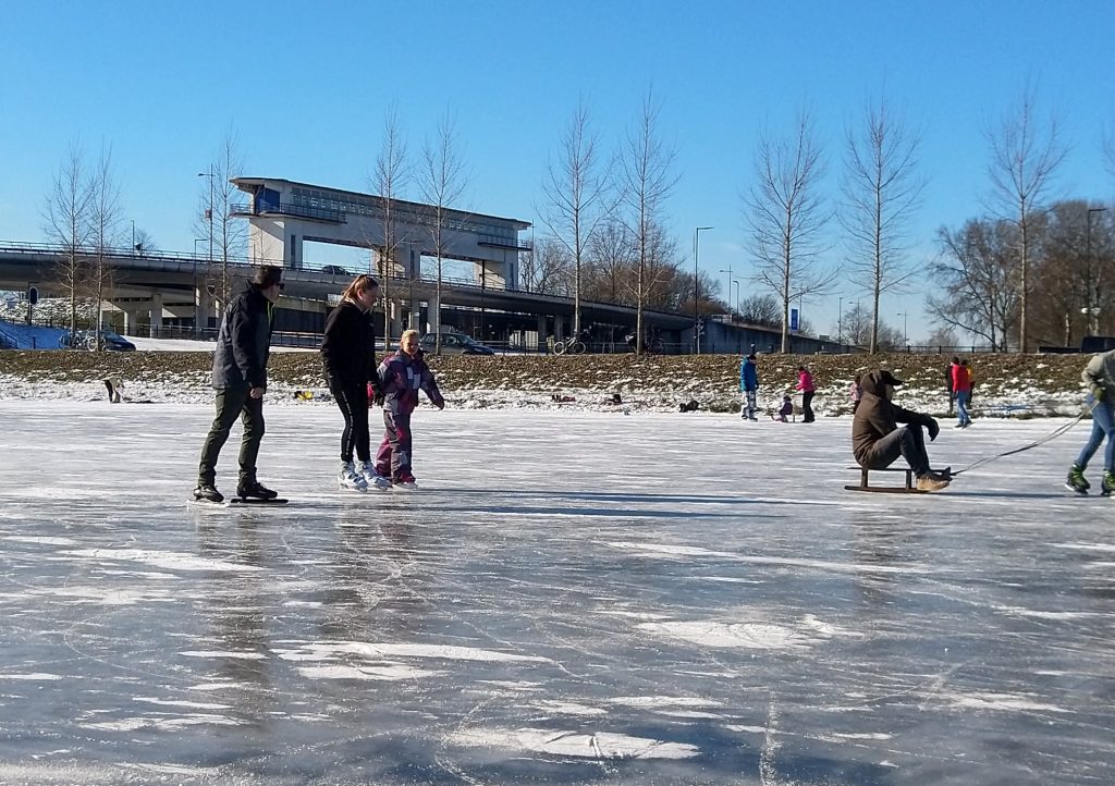 Schaatsen bij Prinses Beatrixsluizen, Nieuwegein