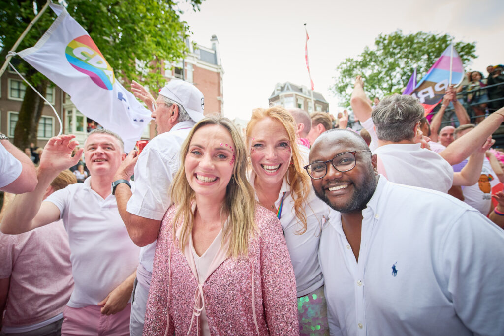 Kamerleden Rooderkerk, Aerdts en Bamenga tijdens Amsterdam Pride 2025 - Canal Parade