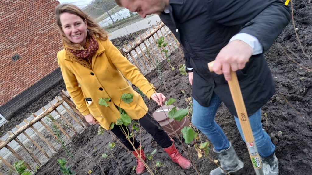 Start Tiny Forest Parkrijk - aanplanten