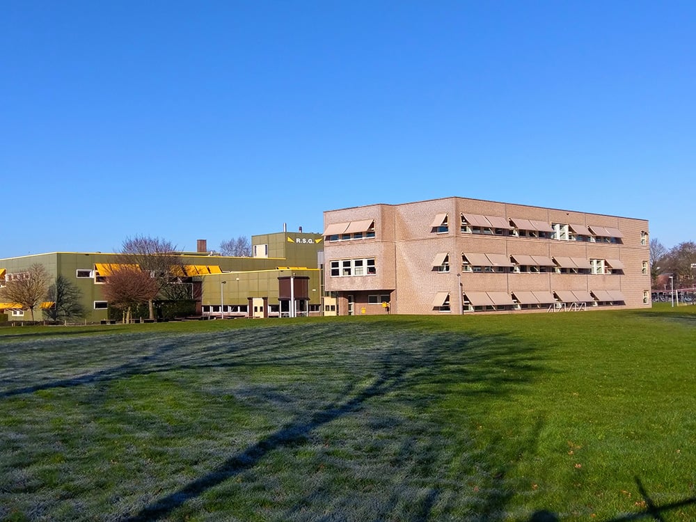 Het schoolgebouw van R.S.G. Tromp Meesters in Steenwijk.